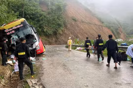 Điện Biên: Tai nạn xe khách khiến 1 người chết, gần 20 người bị thương