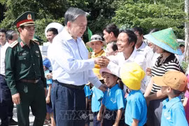 Xây dựng huyện đảo Cồn Cỏ ngày càng phát triển kinh tế, vững mạnh về quốc phòng - an ninh