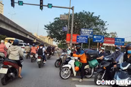 Xe ôm phải có thẻ hoạt động vận chuyển: Lo nhiêu khê, phát sinh thủ tục không cần thiết