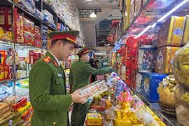 Cao điểm chống buôn lậu, gian lận thương mại và hàng giả dịp Tết Nguyên đán Ất Tỵ 2025