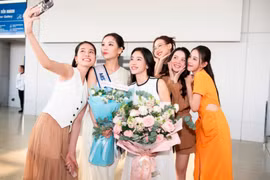 Hoa hậu Mai Phương sang Ấn Độ thi Miss World lần thứ 71