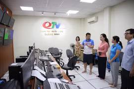 Phó Chủ tịch UBND tỉnh Quảng Ninh Nguyễn Thị Hạnh đi kiểm tra, động viên các đơn vị ngành báo chí, thông tin, truyền thông