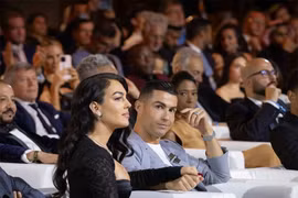 Ronaldo bí mật kết hôn với bạn gái lâu năm