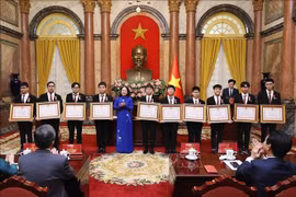 Phó Chủ tịch nước biểu dương các học sinh đạt giải Olympic và Khoa học kỹ thuật quốc tế năm 2024