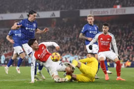 Thắng Ipswich Town, Arsenal chiếm vị trí thứ 2 của Chelsea