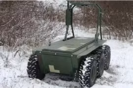 Ukraine sắp triển khai xe robot 'ốc sên' ra tiền tuyến
