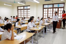 Giảng viên đại học được miễn tham gia coi thi, chấm thi tốt nghiệp THPT