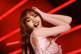 Lisa (Blackpink) bất ngờ công bố lưu diễn châu Á vào tháng 11