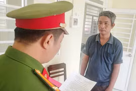 Bắt tạm giam đối tượng mang xăng đòi giết chủ nợ