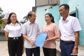 Báo Hải Dương hỗ trợ nhiều gia đình bị thiệt hại do bão số 3