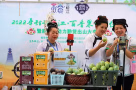 Nhiều nông dân Trung Quốc trở thành triệu phú nhờ bán hàng livestream