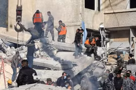 Syria nói Israel tấn công khiến 8 binh sĩ bị thương ở ngoại ô Damascus