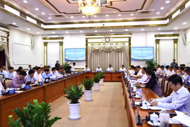 Kinh tế TP HCM tiếp tục phục hồi tốt nhưng chưa có 'cú hích đủ mạnh'