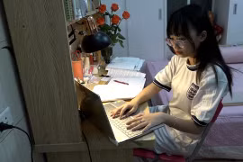 Hà Nội: Học sinh nước rút ôn tập cả ngày nghỉ lễ để thi vào lớp 10