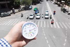 Ngày đầu nghỉ lễ, nhiều nơi trên cả nước nắng nóng trên 40 độ