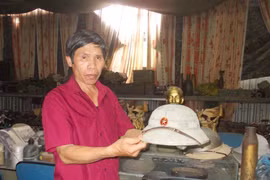 Chuyện người cán bộ công an nặng lòng với kỷ vật chiến tranh
