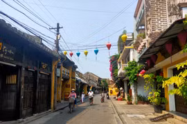 Dự báo thời tiết ngày 20/12: Nam Bộ mưa rào vài nơi, đêm và sáng trời lạnh