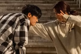 Phim của Park Hyung Sik, Park Shin Hye vừa chiếu đã được chú ý