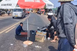 Tạm giữ hình sự đối với tài xế xe khách vượt ẩu khiến cháu bé 3 tuổi tử vong