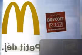 Xung đột Gaza gây tổn hại cho hoạt động kinh doanh của McDonald's, Starbucks