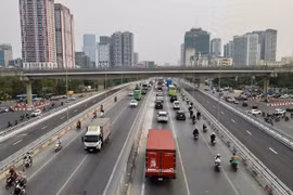 Hà Nội: Phương tiện di chuyển thế nào sau khi 2 cầu vượt thép Mai Dịch hoàn thành?