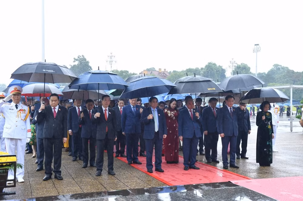 cac dai bieu quoc hoi vao lang vieng chu tich ho chi minh hinh 3