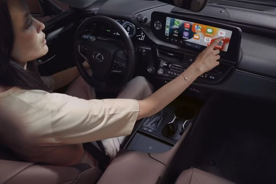 lexus es 2023 ra mat trang bi nhieu tinh nang moi co them phien ban the thao hinh 8
