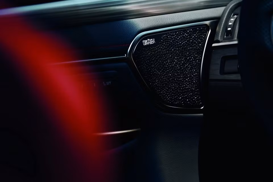 lexus es 2023 ra mat trang bi nhieu tinh nang moi co them phien ban the thao hinh 4