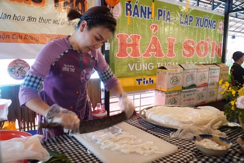 den lang du lich sinh thai ong de kham pha 1000 mon ngon hinh 5