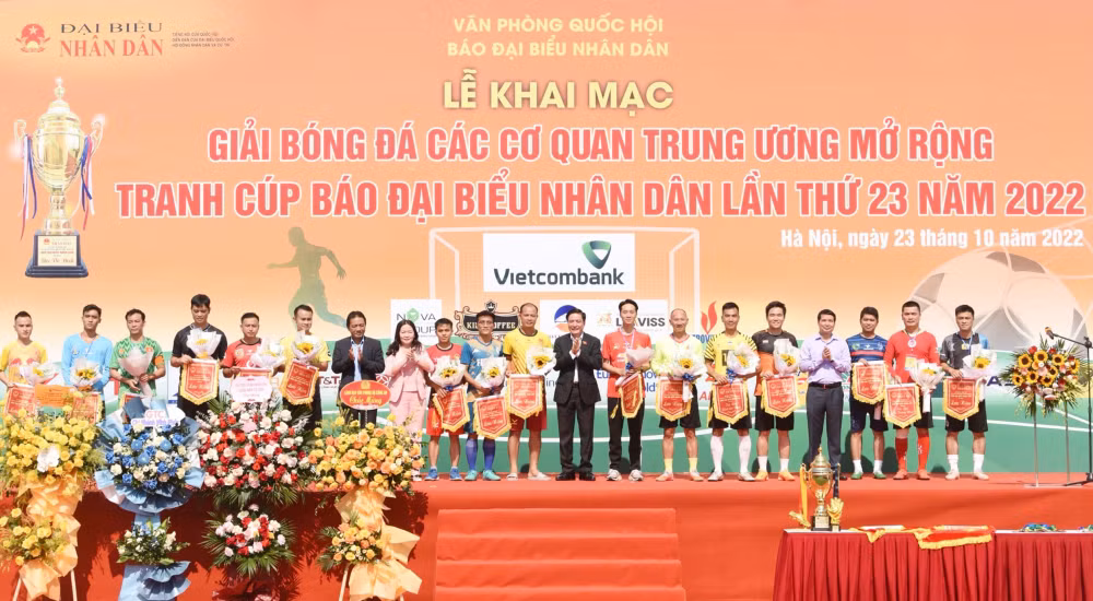 khai mac giai bong da cac co quan trung uong mo rong tranh cup bao dai bieu nhan dan hinh 1