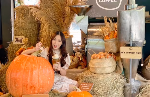nhieu dia diem vui choi trang tri doc la theo phong cach mua le hoi halloween hinh 2