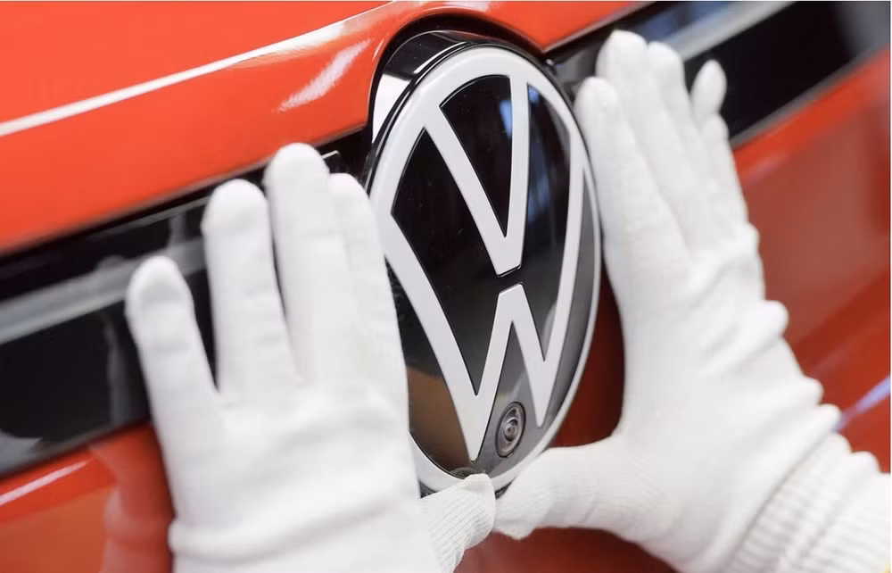 volkswagen se chi san xuat o to dien o chau au tu nam 2033 hinh 1