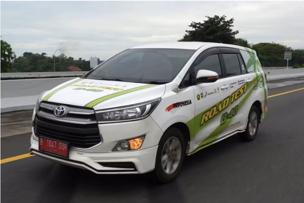 indonesia thu nghiem o to chay bang dau an hinh 1