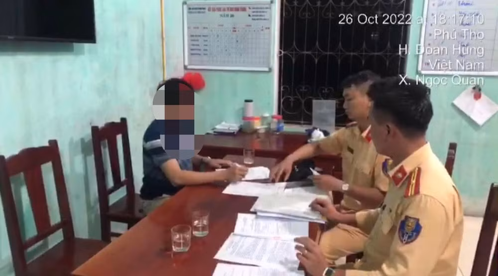 bi phat 17 trieu dong tai xe trinh bay ly do khong biet duong hinh 1