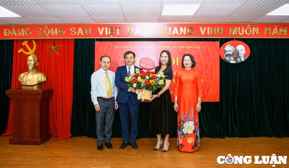 phat huy trach nhiem can bo dang vien hoan thanh cac nhiem vu duoc giao hinh 10
