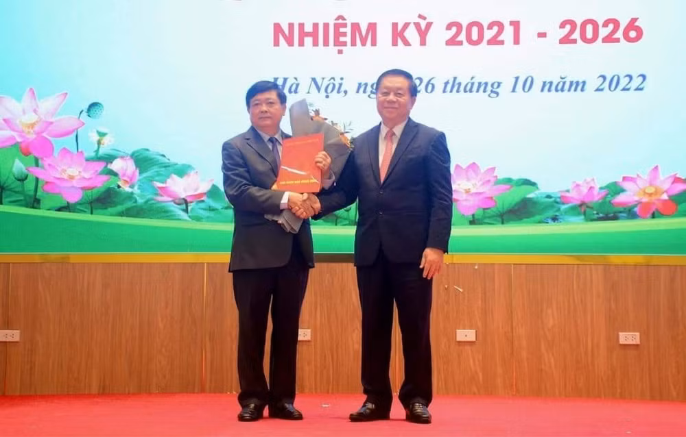 ra mat hoi dong ly luan phe binh van hoc nghe thuat trung uong khoa v nhiem ky 2021 2026 hinh 1