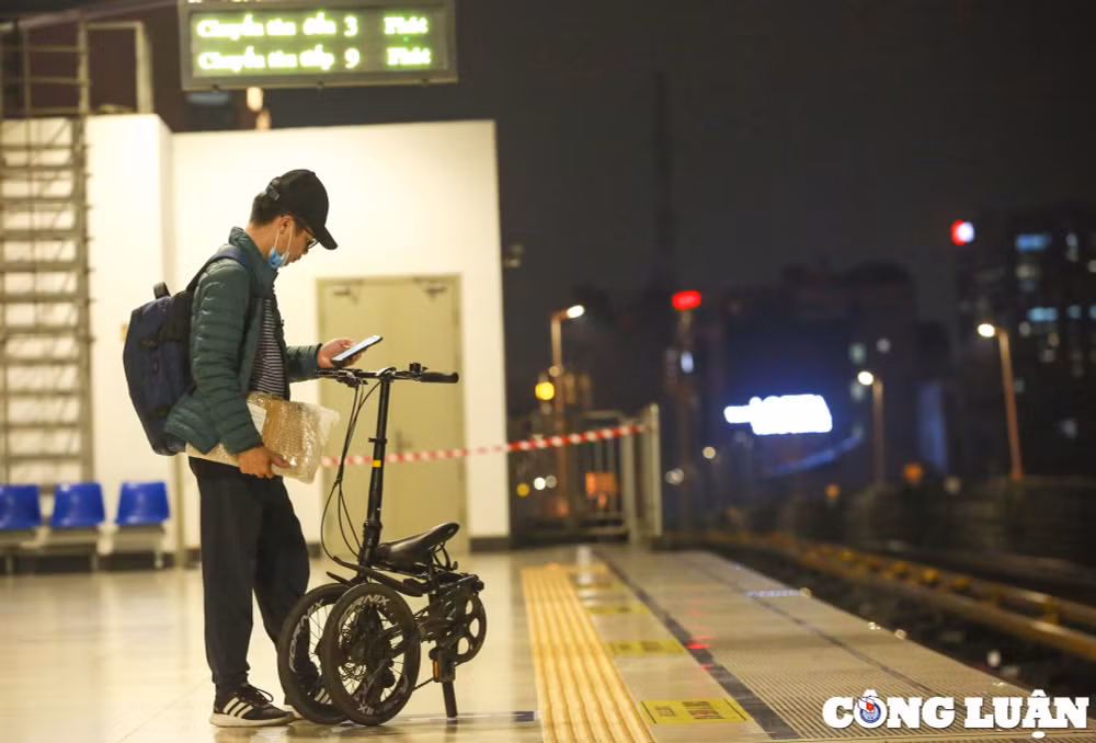 ha noi gio cao diem chat kin nguoi dan trong khoang tau cat linh ha dong hinh 11