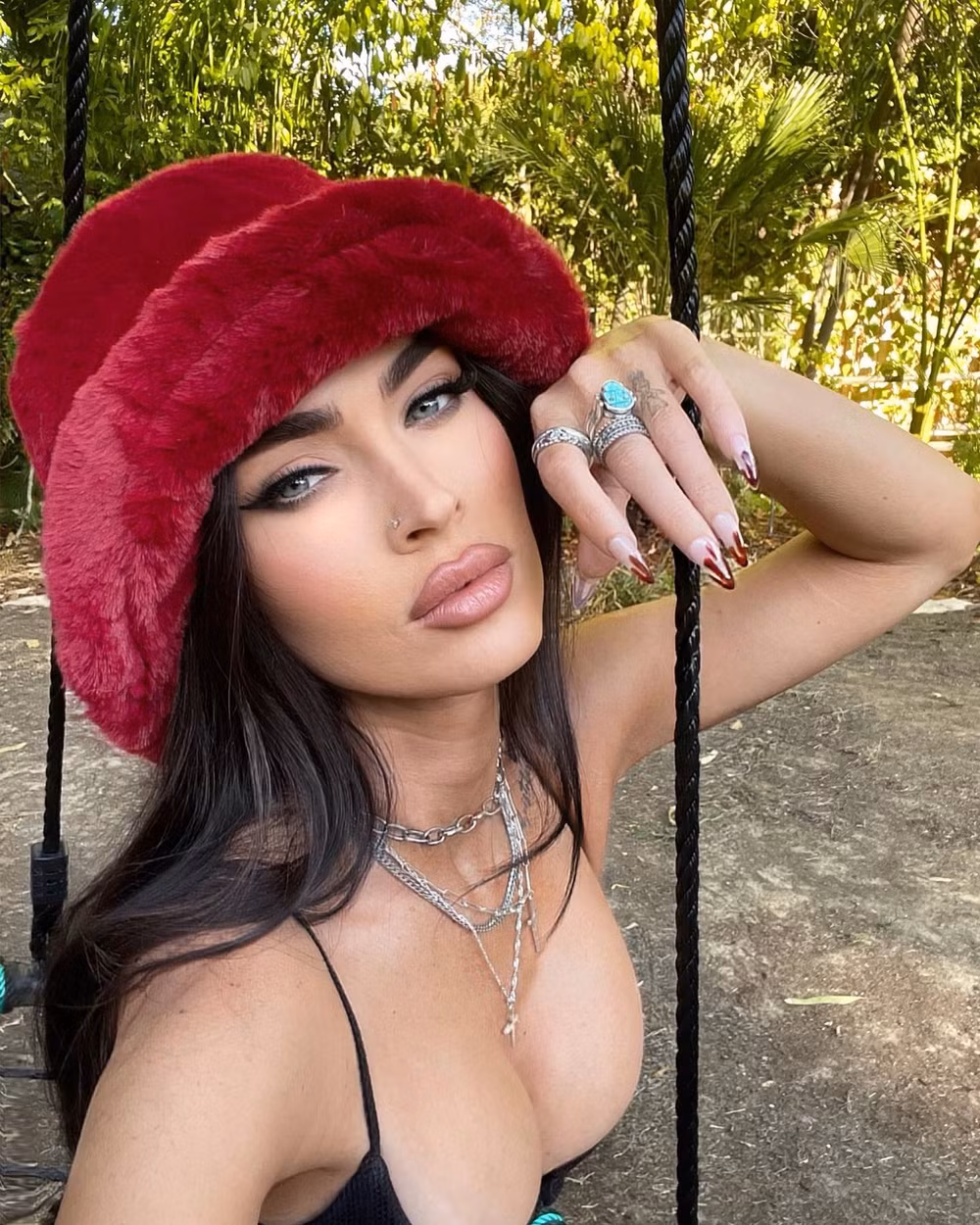 megan fox dap tra cuc gat khi bi chi trich me trai tre bo be con cai hinh 2