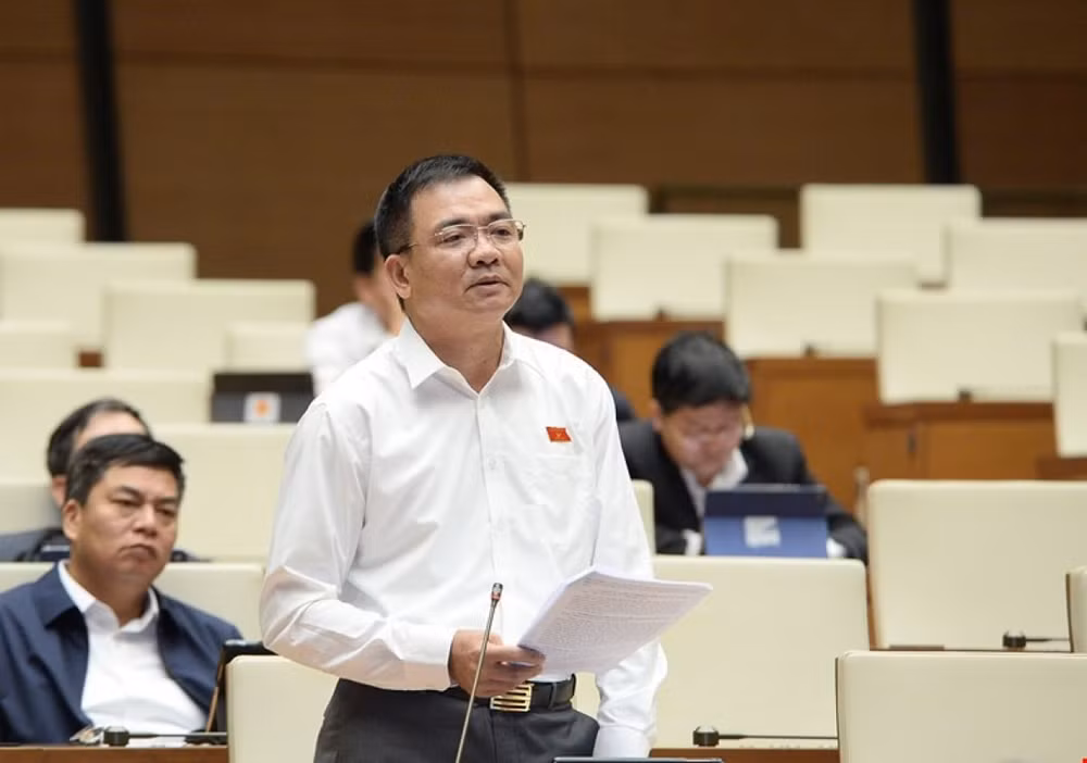 co thu doan nup bong gay quy lam tu thien di du lich de rua tien hinh 1
