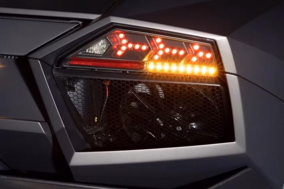 sieu pham lamborghini reventon duoc dau gia hinh 9