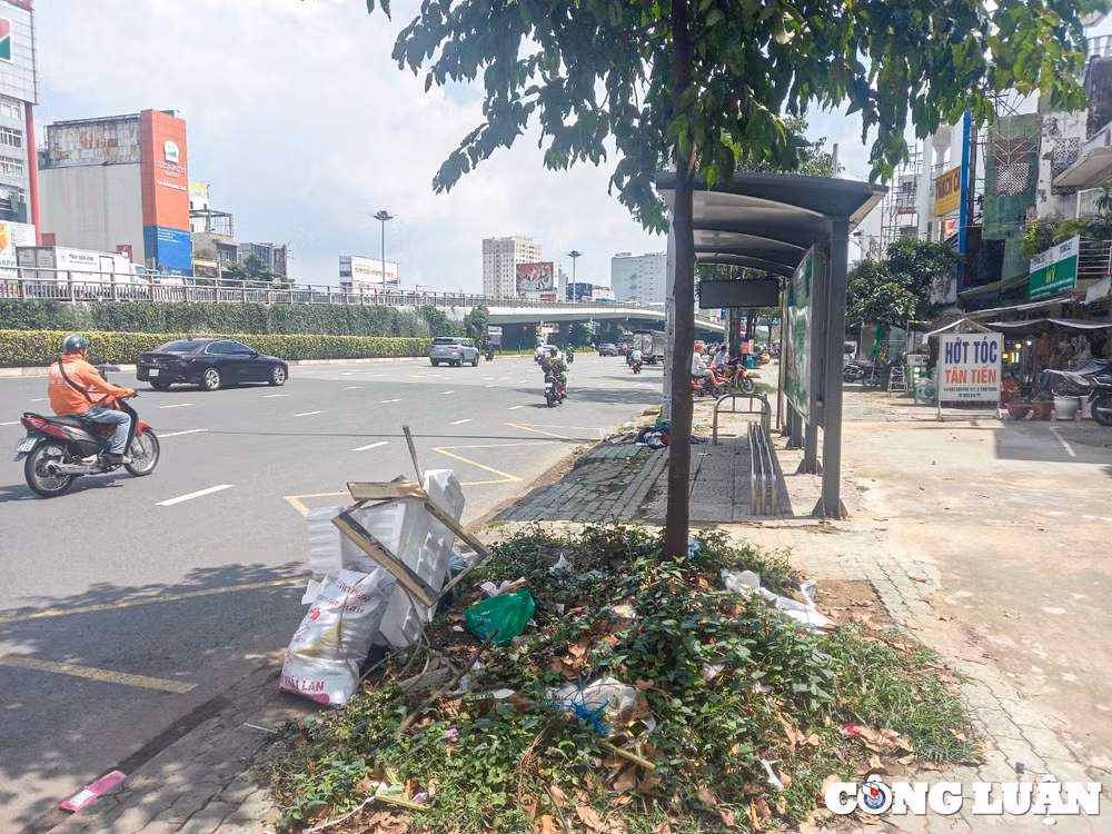 tp hcm tai dien canh tap ket rac tai nha cho xe buyt hinh 1