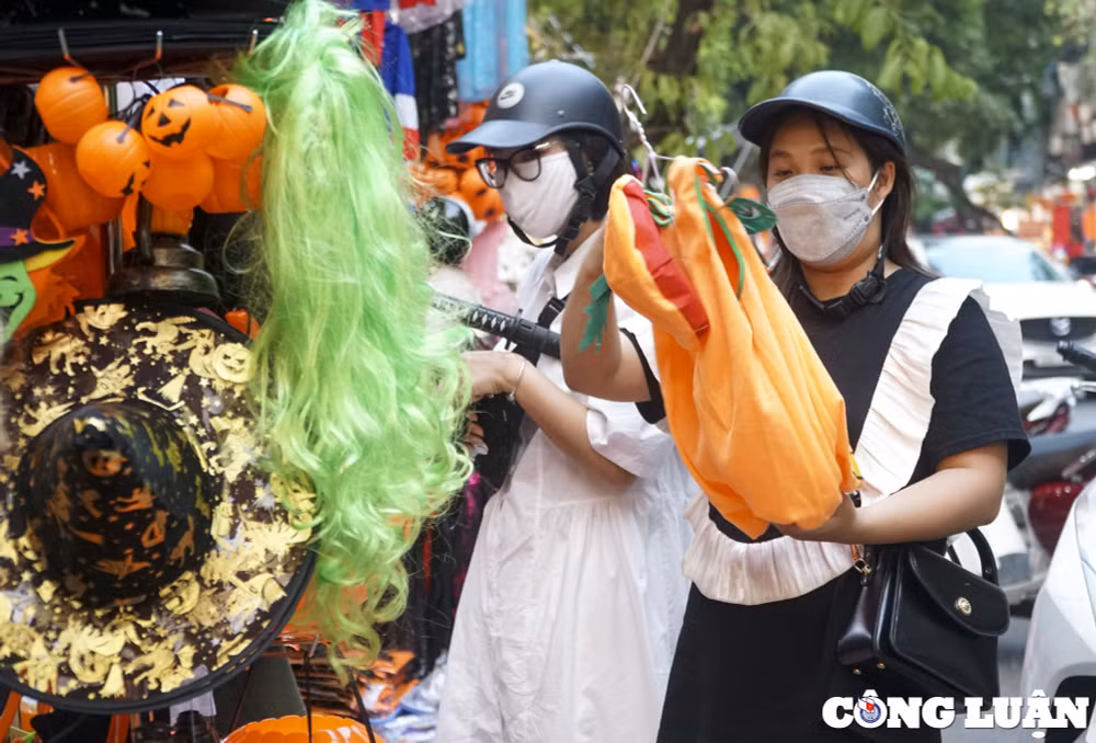 ha noi pho hang ma tran ngap do choi kinh di truoc ngay le halloween hinh 10