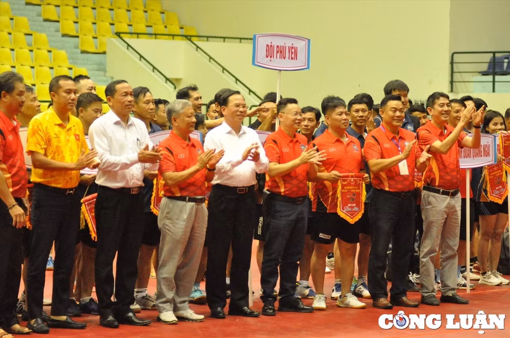 khai mac giai bong ban truyen thong tranh cup vtv8 lan thu 5 hinh 3