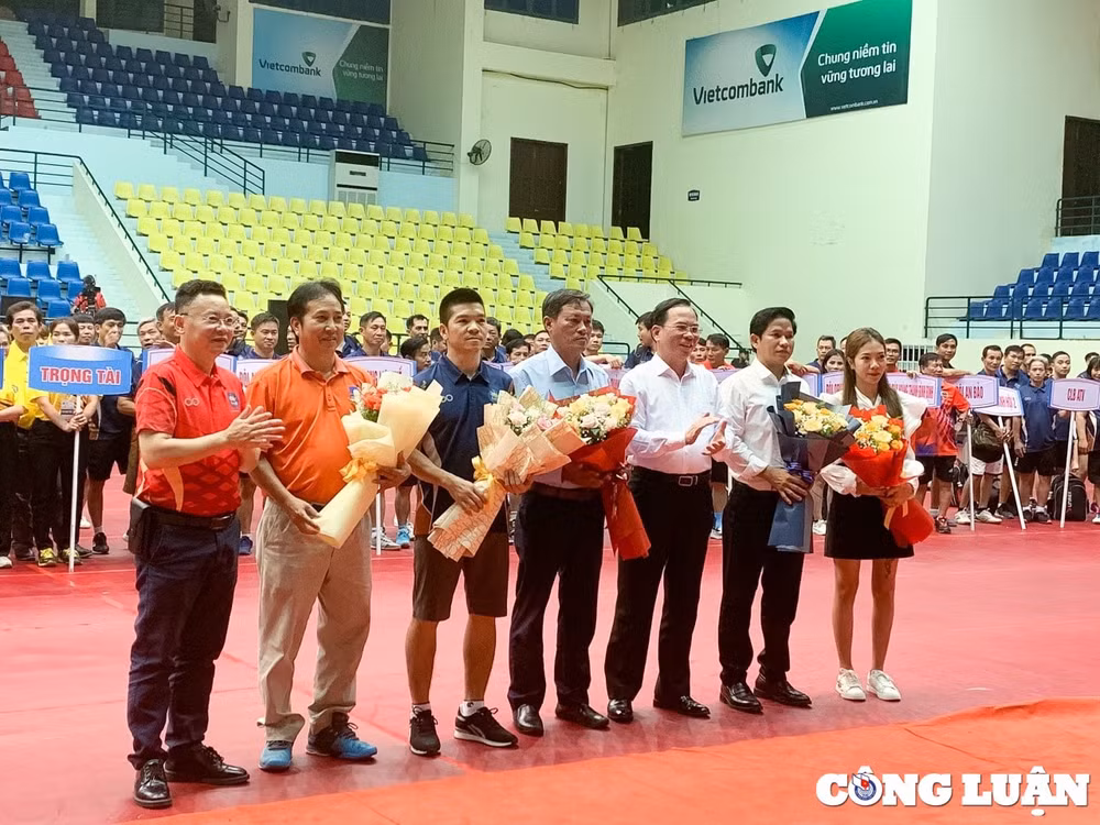 khai mac giai bong ban truyen thong tranh cup vtv8 lan thu 5 hinh 2