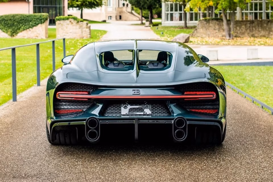 sieu xe bugatti chiron chi con 100 xe cuoi cung hinh 4