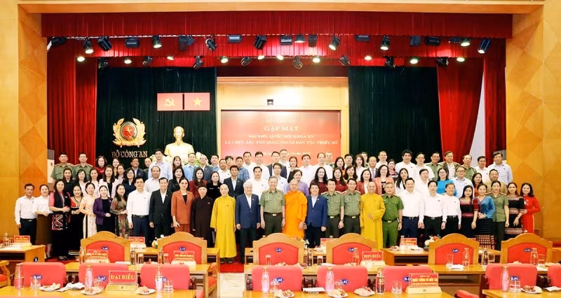 bo cong an gap mat dai bieu quoc hoi la chuc sac ton giao nguoi dtts hinh 1