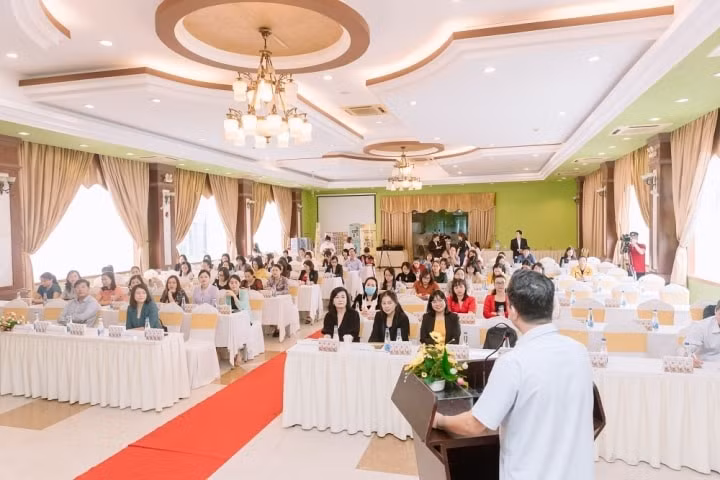 vinamilk tap huan suc khoe dinh duong cho nguoi benh hinh 1