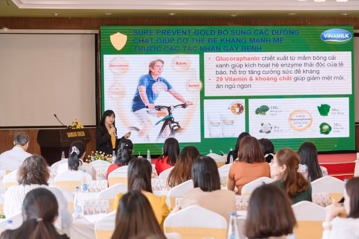 vinamilk tap huan suc khoe dinh duong cho nguoi benh hinh 3