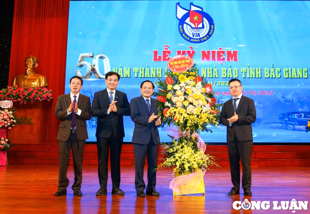 50 nam hoi nha bao bac giang phat trien toan dien khang dinh thuong hieu bao chi bac giang hinh 2