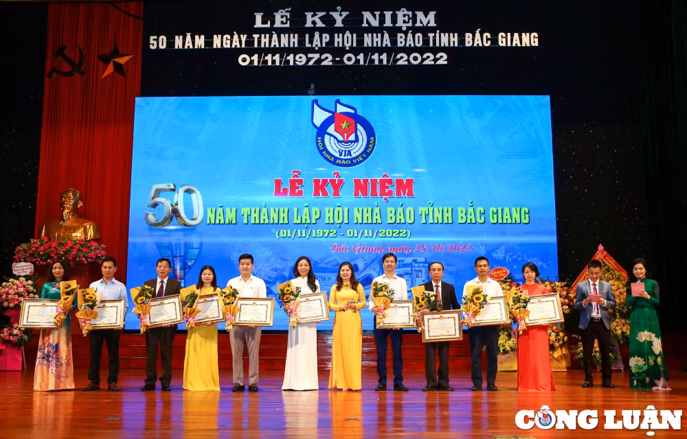 50 nam hoi nha bao bac giang phat trien toan dien khang dinh thuong hieu bao chi bac giang hinh 10